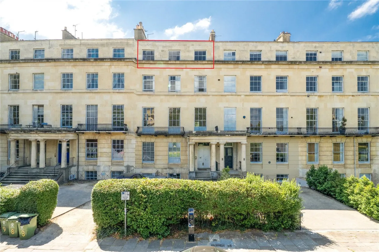 2 bed flat for sale, Lansdown Crescent, Cheltenham, GL50