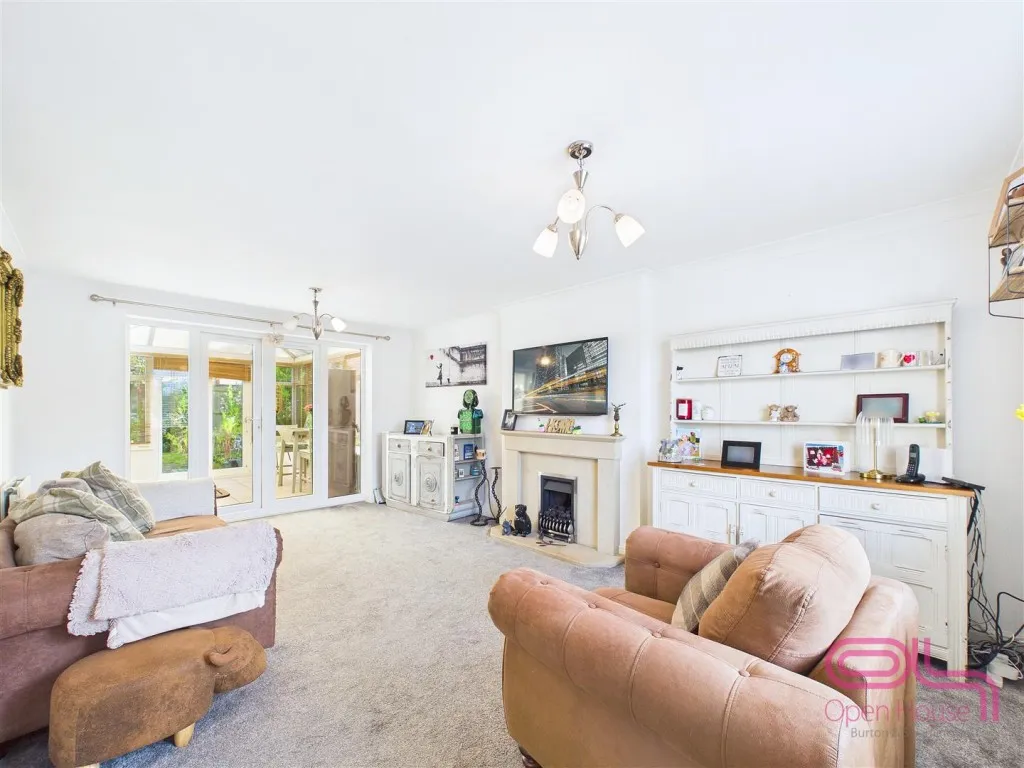 Buckingham Drive, Swadlincote, DE11, photo 10