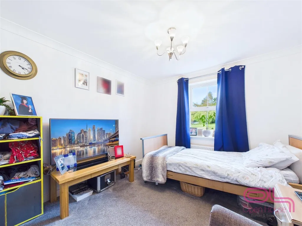 Buckingham Drive, Swadlincote, DE11, photo 28