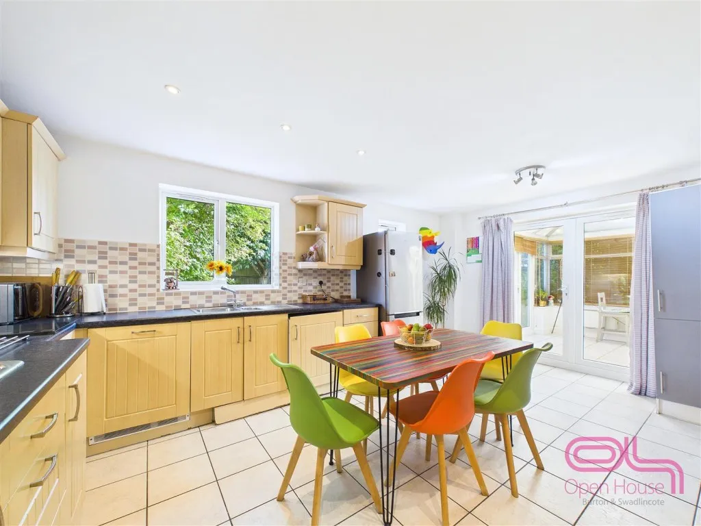 Buckingham Drive, Swadlincote, DE11, photo 7