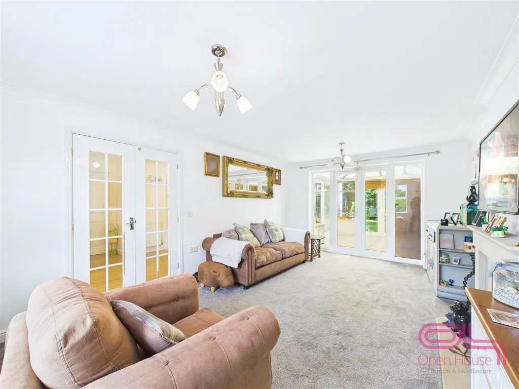 Buckingham Drive, Swadlincote, DE11, photo 11