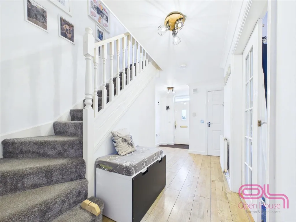 Buckingham Drive, Swadlincote, DE11, photo 4