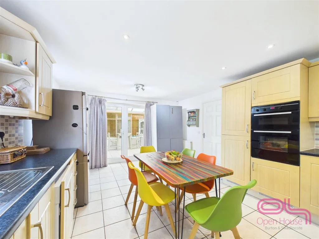 Buckingham Drive, Swadlincote, DE11, photo 8