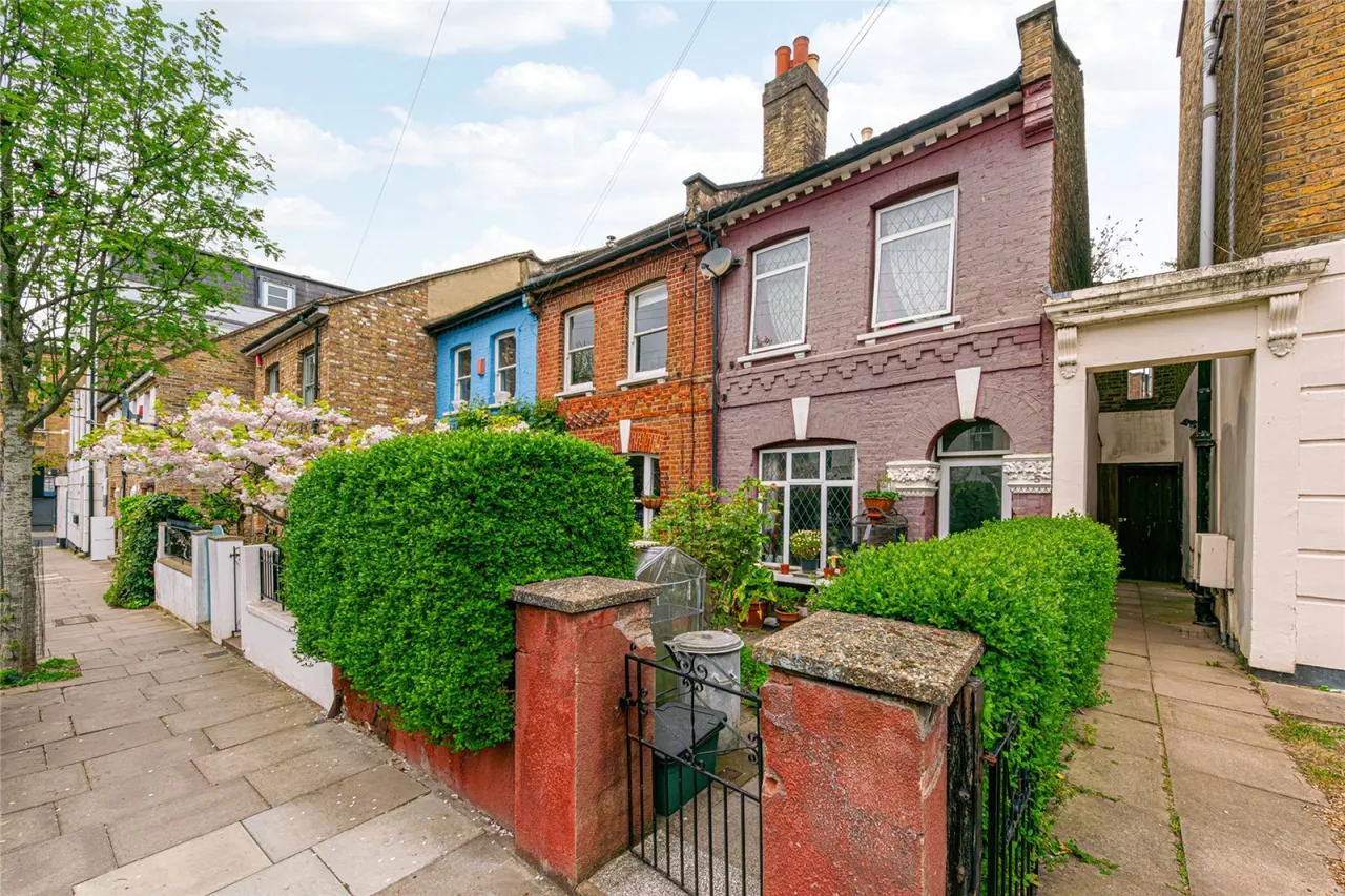 2 bed property for sale, Lambton Road, Crouch Hill