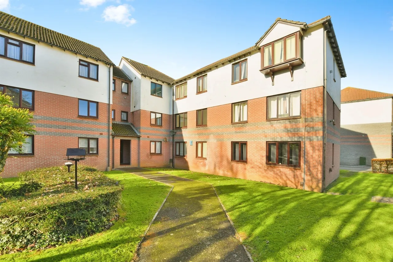 1 bed flat for sale, St. Michaels Close, Plymouth, PL1