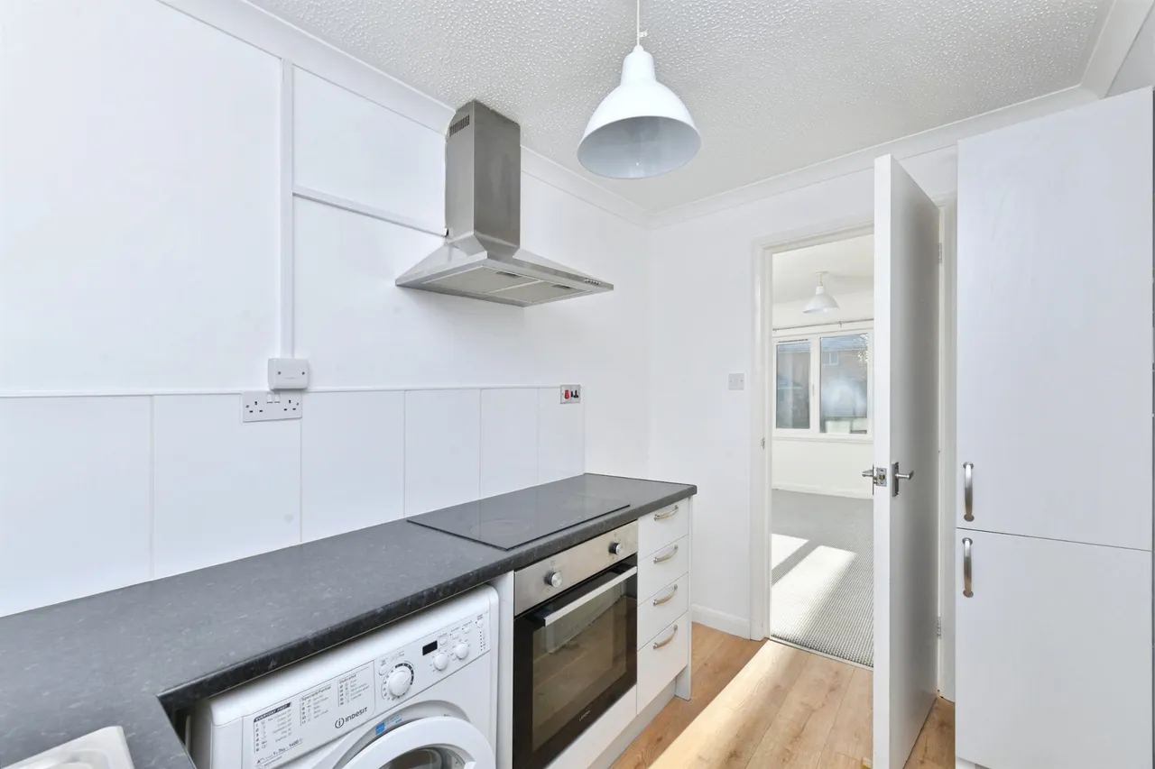 St. Michaels Close, Plymouth, PL1, photo 5
