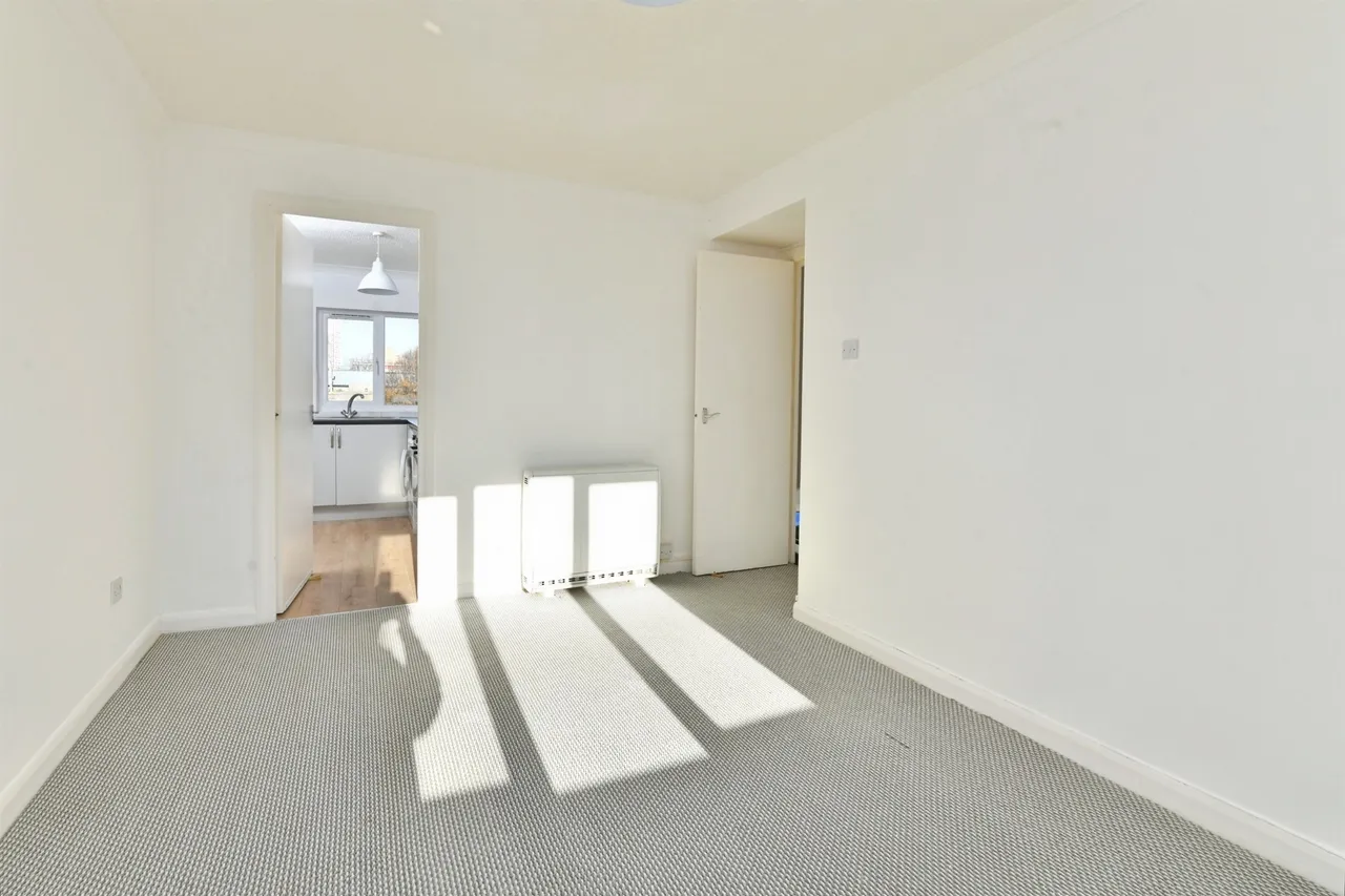 St. Michaels Close, Plymouth, PL1, photo 14