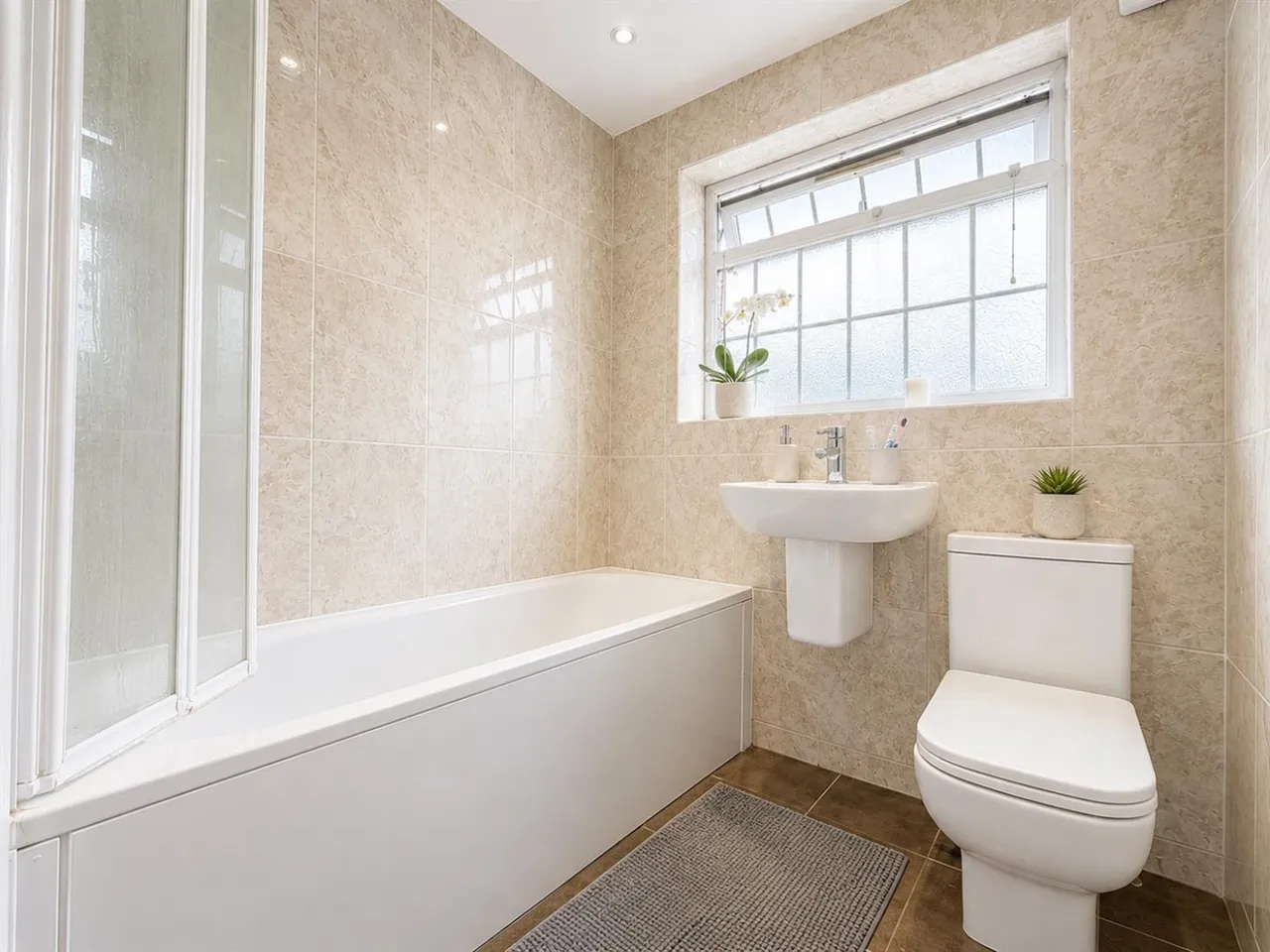 End Terrace, Southall, UB2, photo 6