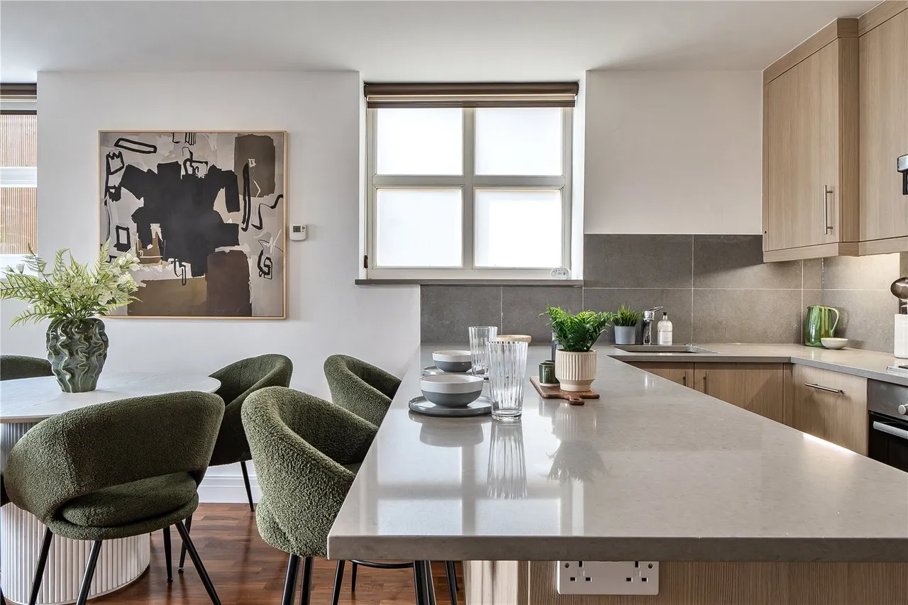 North Road, TW8, photo 15