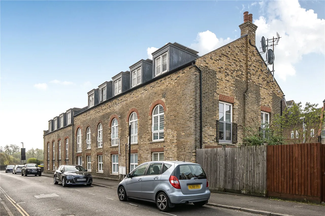 North Road, TW8, photo 11