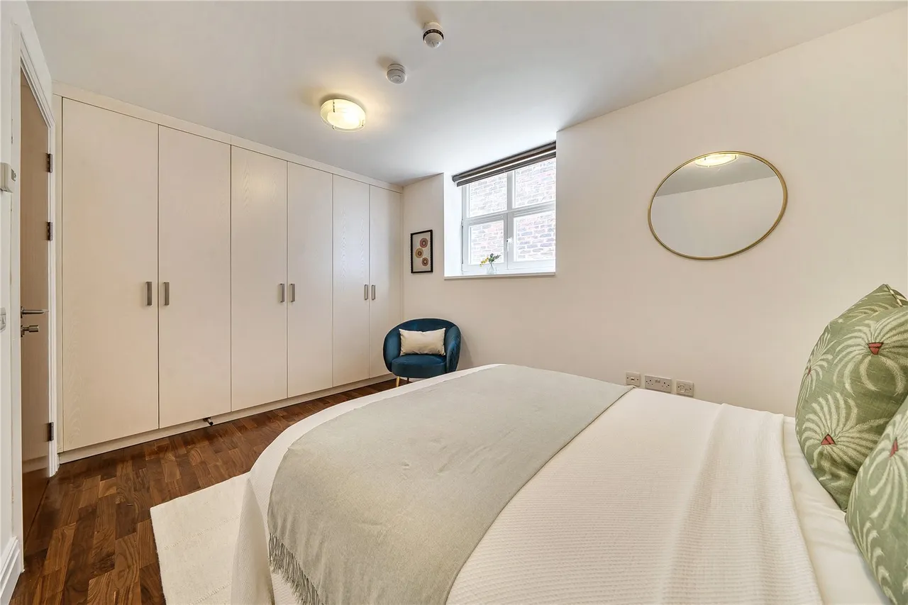 North Road, TW8, photo 7