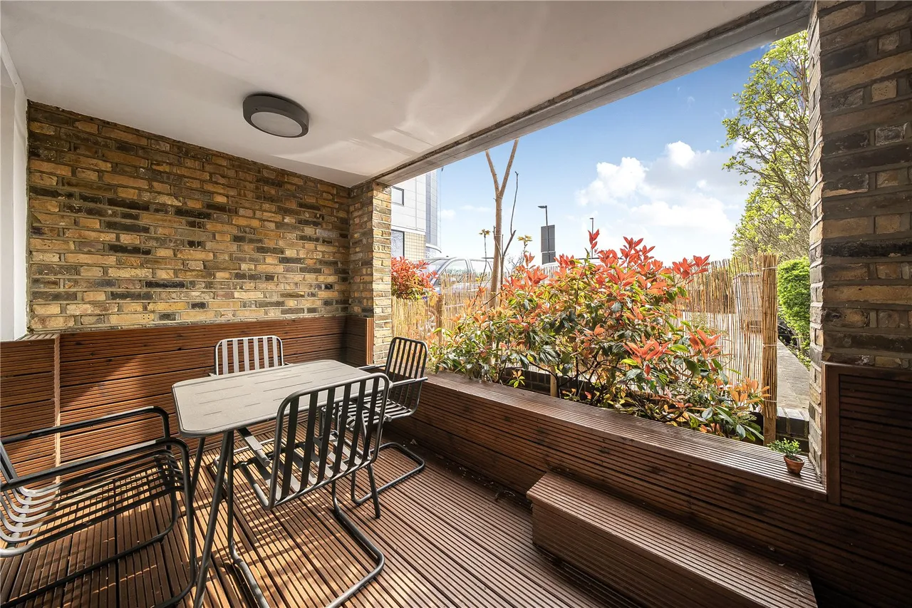 North Road, TW8, photo 12