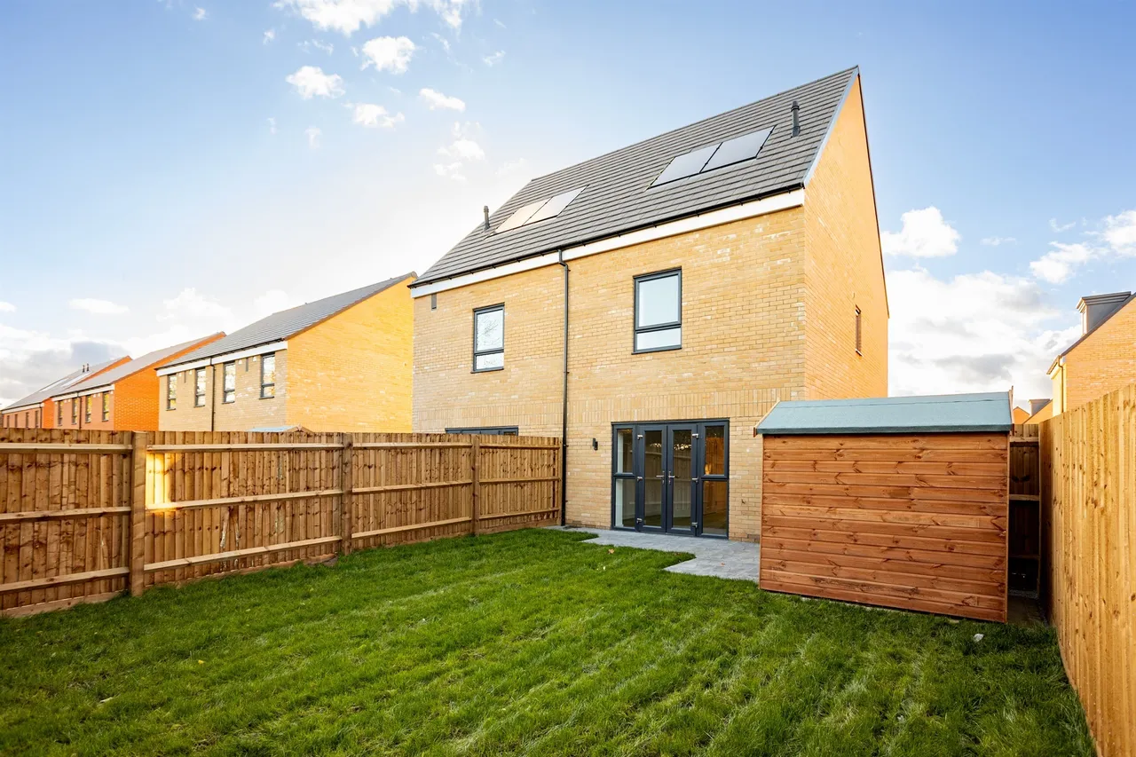 Ghyllgrove Close, Basildon, SS14, photo 12