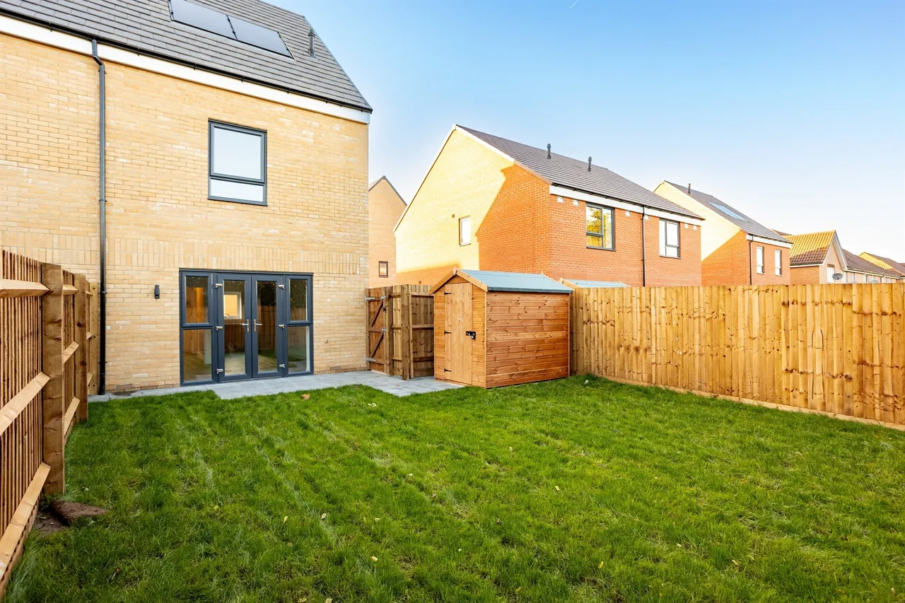 Ghyllgrove Close, Basildon, SS14, photo 11