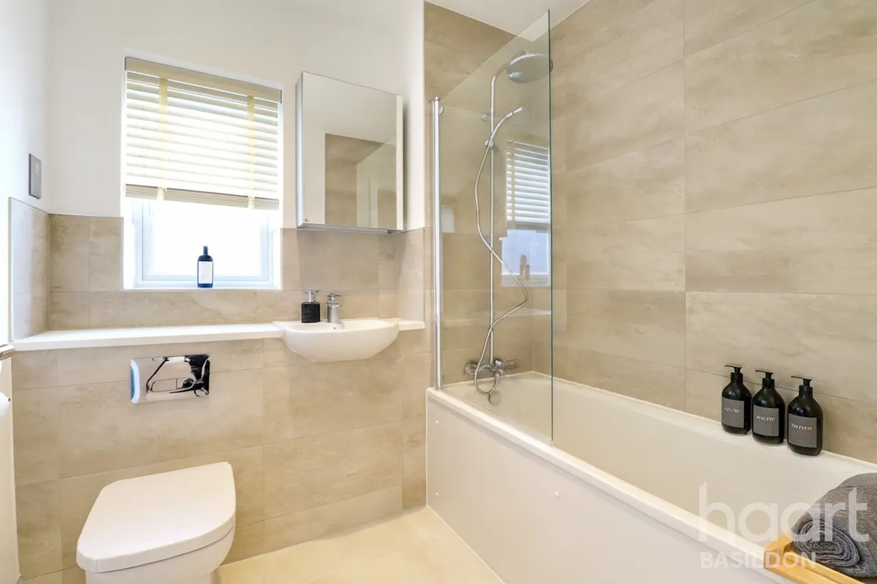 Chapelgate, Basildon, SS15, photo 3