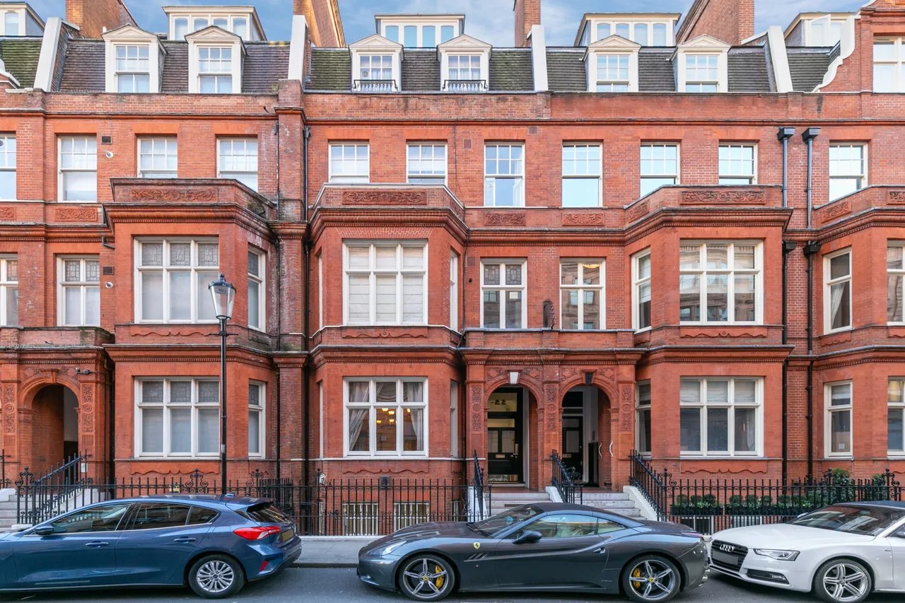 2 bed flat for sale, Hans Road, Knightsbridge, SW3