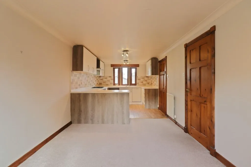 Church Close, Shepley, photo 4