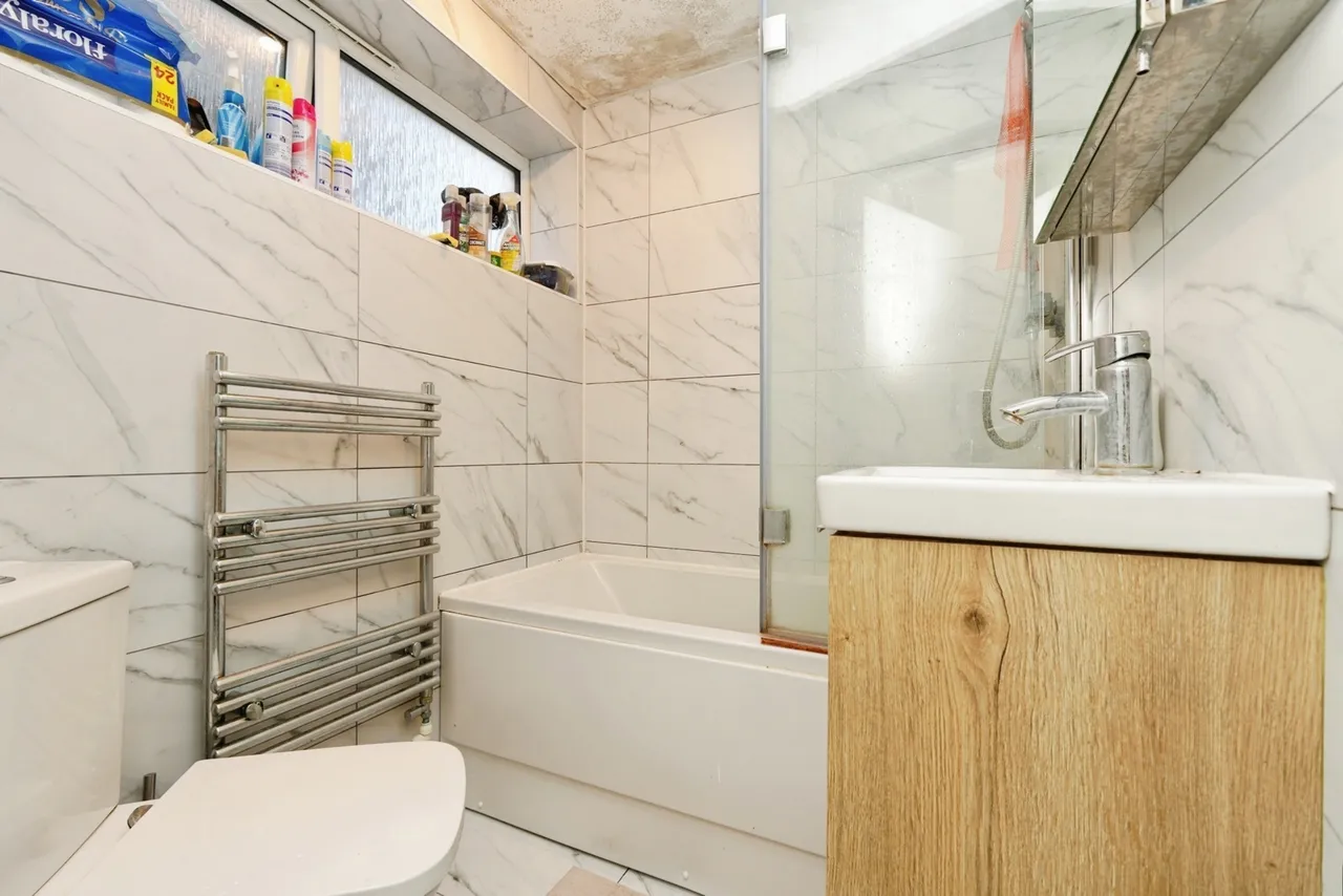 Meadow Close, London, SE6, photo 10