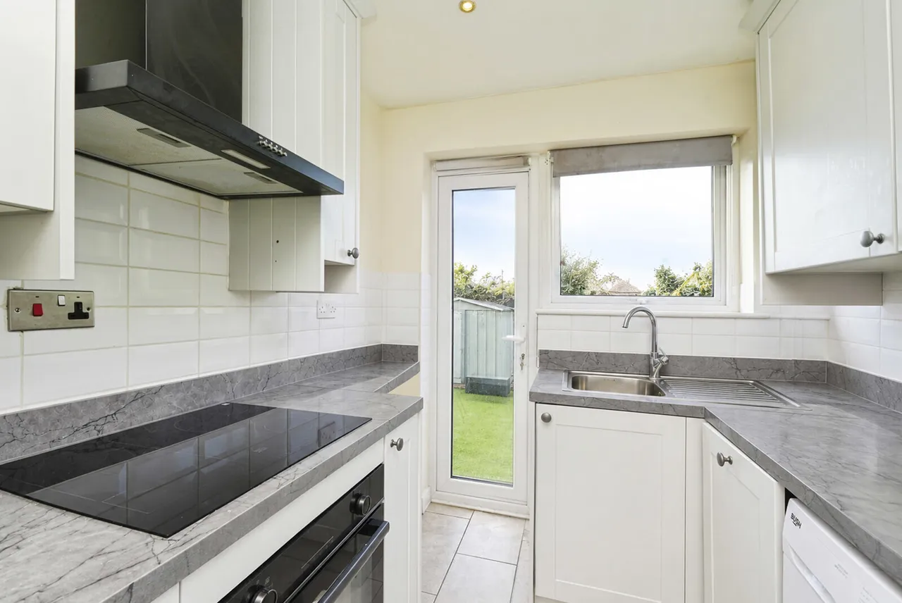 Meadow Close, London, SE6, photo 9