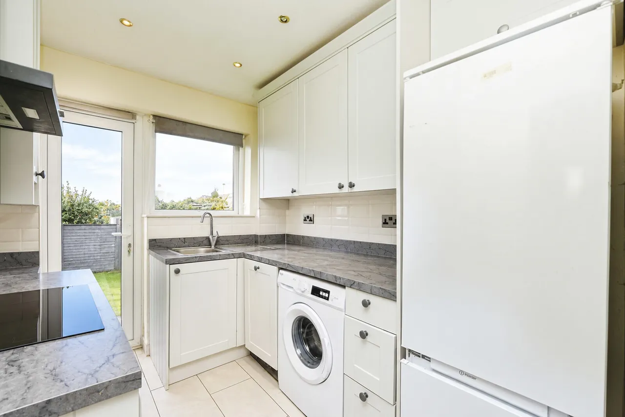 Meadow Close, London, SE6, photo 8