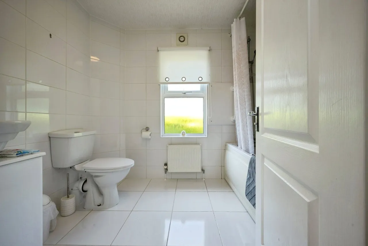 Radwell Court, Felmersham Road, Bedford, Bedfordshire, MK43, photo 19