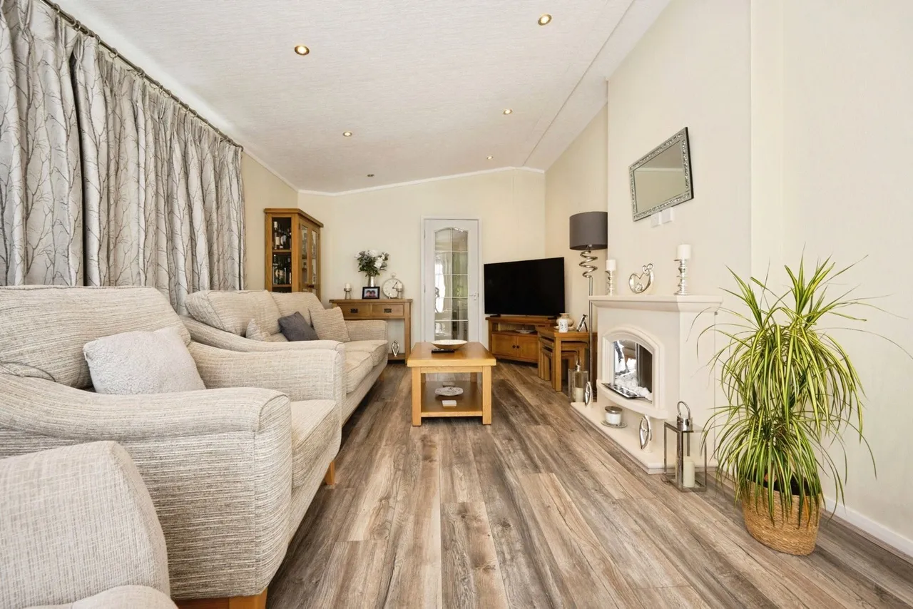 Radwell Court, Felmersham Road, Bedford, Bedfordshire, MK43, photo 4
