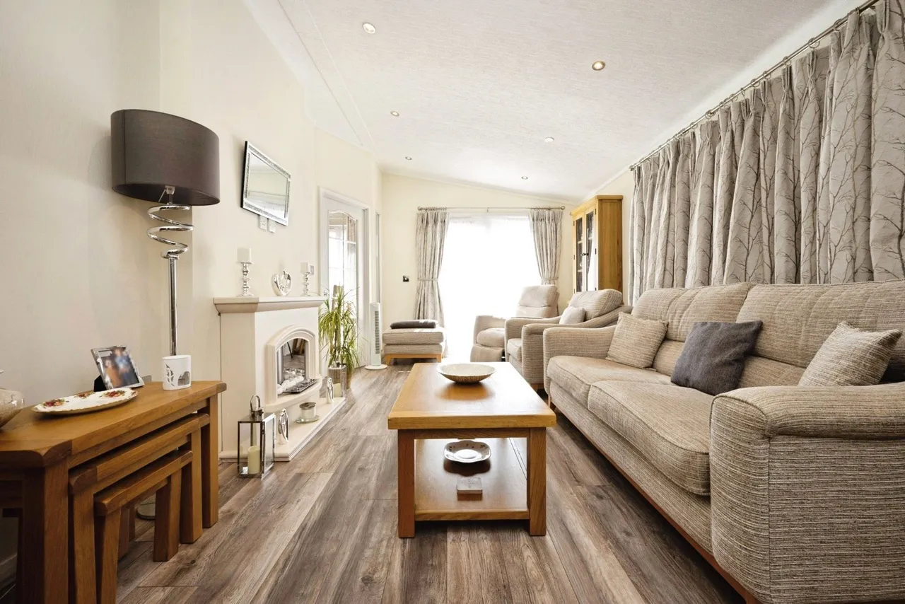 Radwell Court, Felmersham Road, Bedford, Bedfordshire, MK43, photo 2
