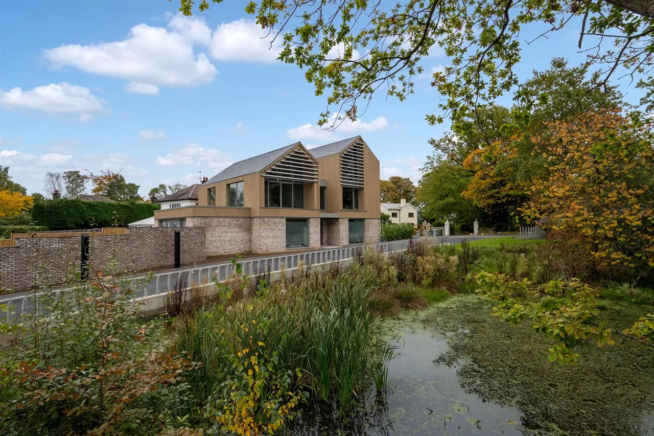 Waterbank Heybridge Lane, Prestbury, photo 4