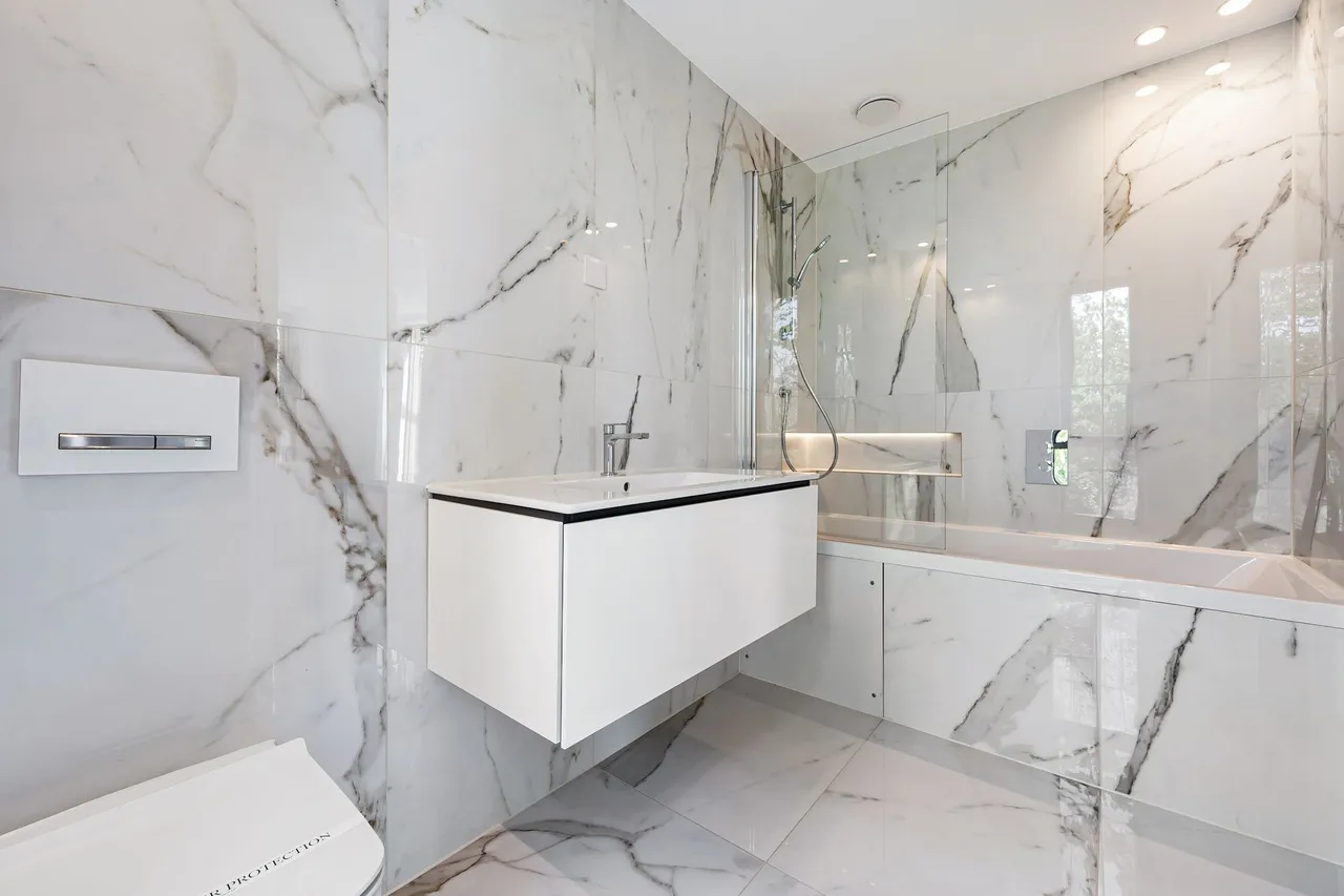 Waterbank Heybridge Lane, Prestbury, photo 11