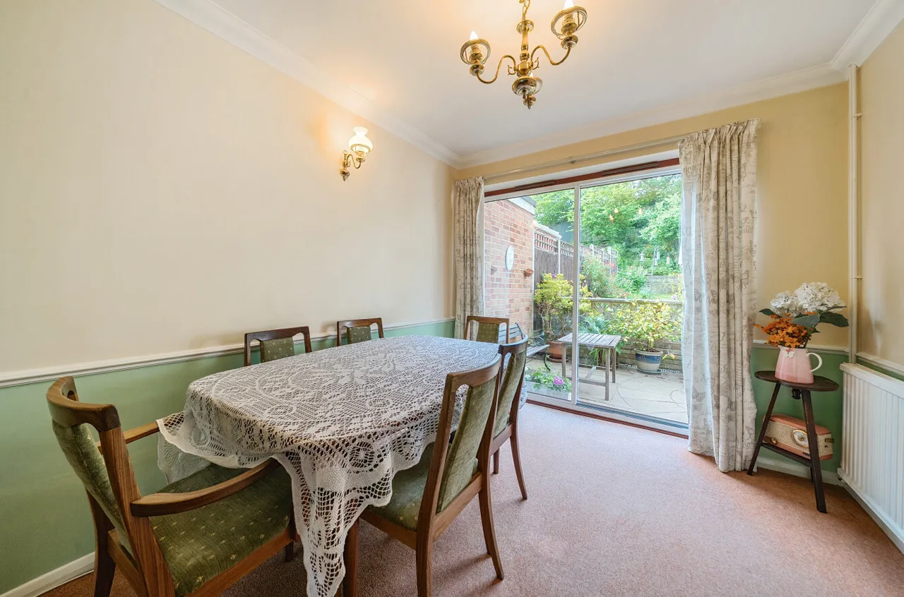 Barley Mow Close, Knaphill, Woking, Surrey, GU21 2JA, photo 4