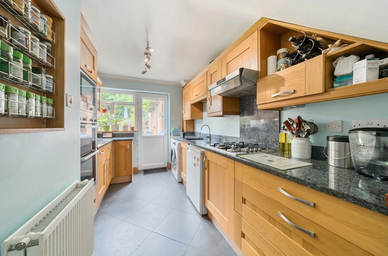 Barley Mow Close, Knaphill, Woking, Surrey, GU21 2JA, photo 5