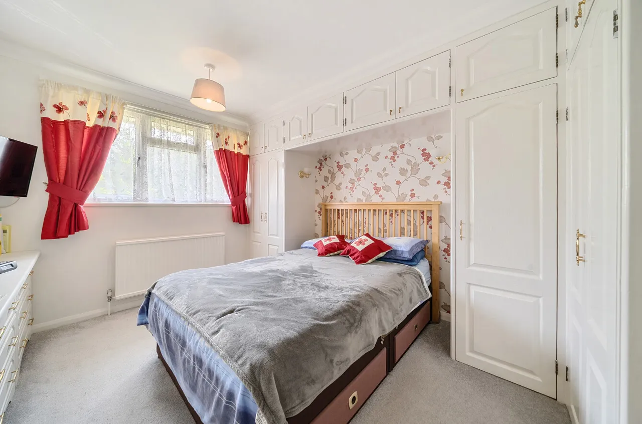 Barley Mow Close, Knaphill, Woking, Surrey, GU21 2JA, photo 6