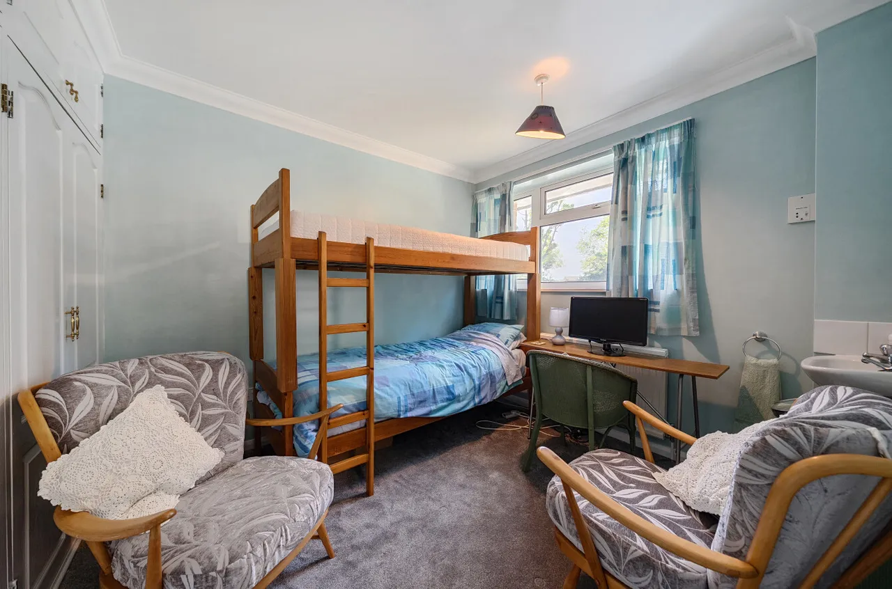 Barley Mow Close, Knaphill, Woking, Surrey, GU21 2JA, photo 7