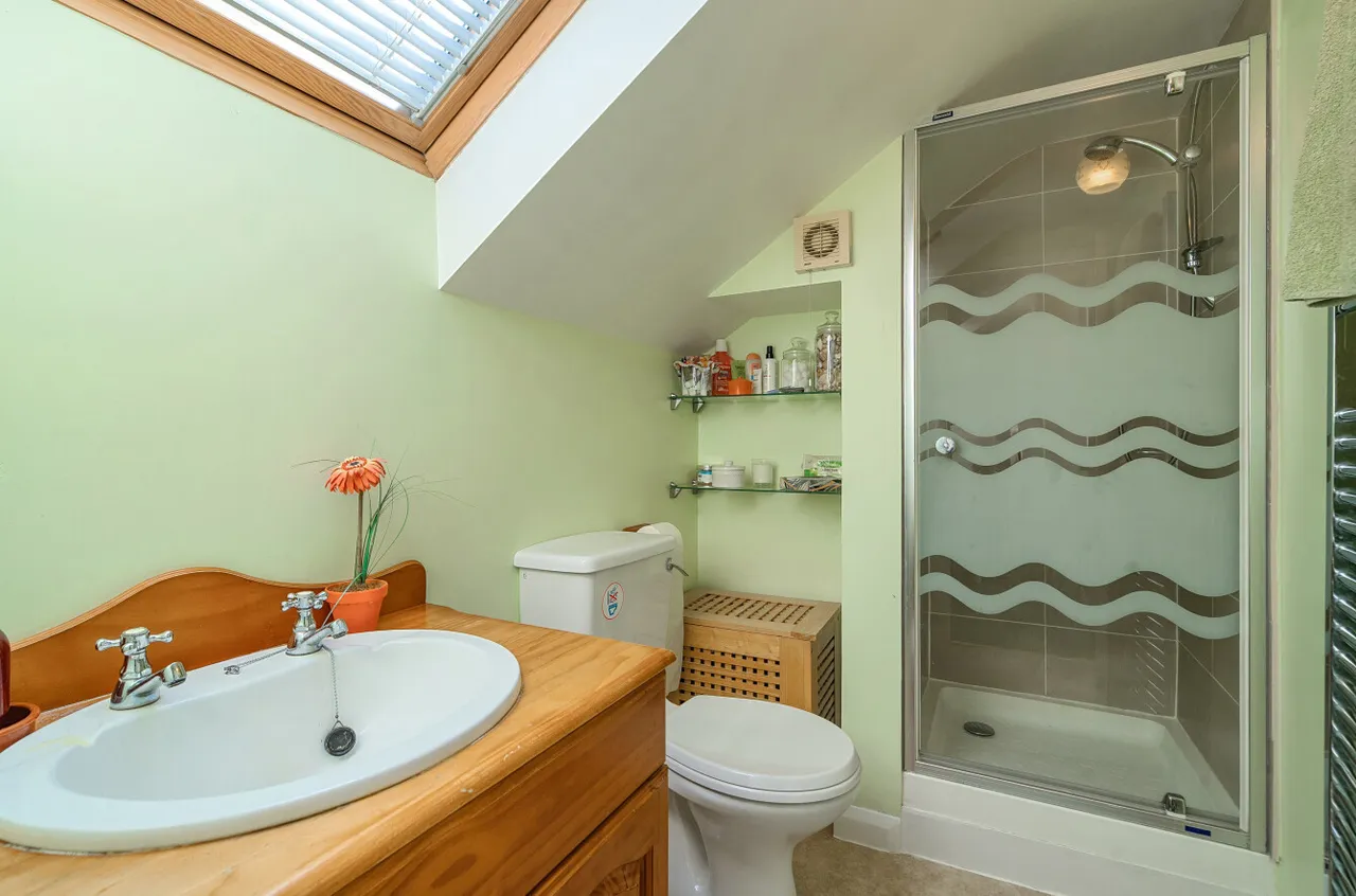 Barley Mow Close, Knaphill, Woking, Surrey, GU21 2JA, photo 11