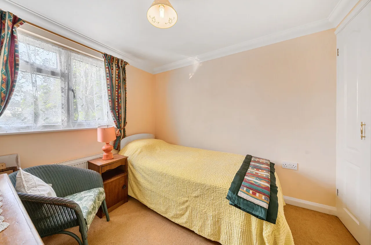Barley Mow Close, Knaphill, Woking, Surrey, GU21 2JA, photo 9