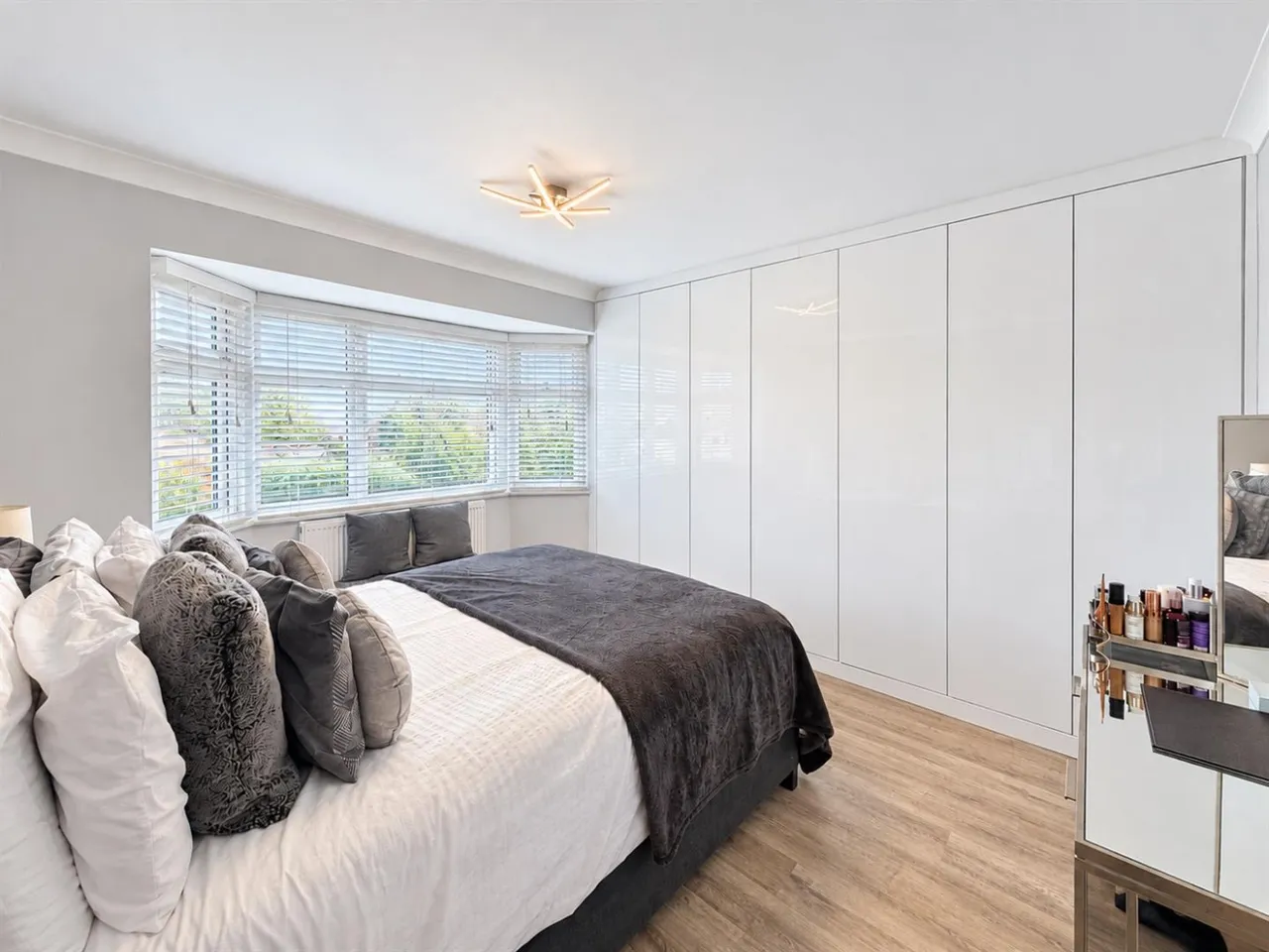 Semi-Detached For SaleHazell Way, Stoke Poges, SL2, photo 5