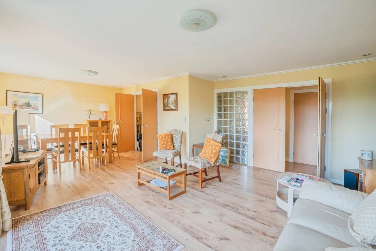 2 bed flat for sale — Judkin Court, Heol Tredwen, Cardiff, CF10