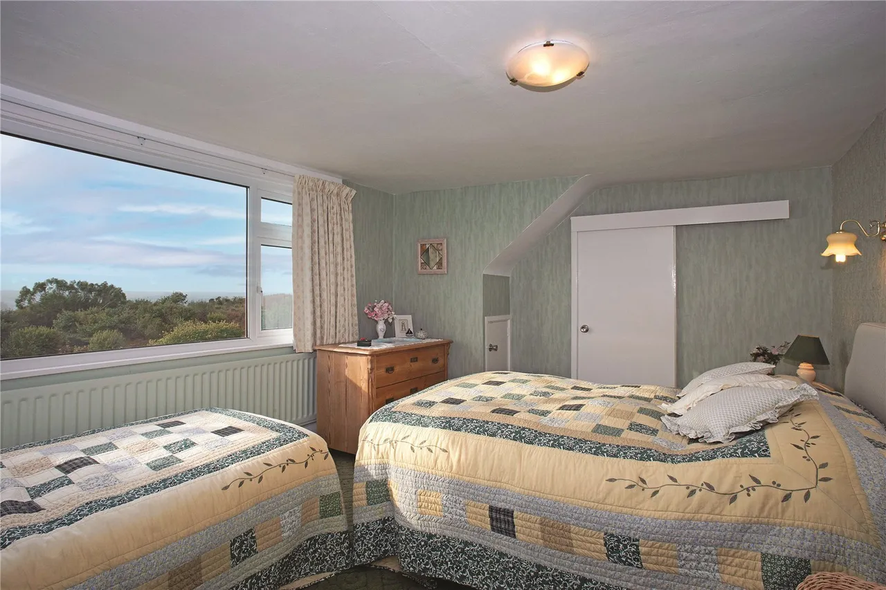 Borth-y-Gest, Porthmadog, LL49, photo 17