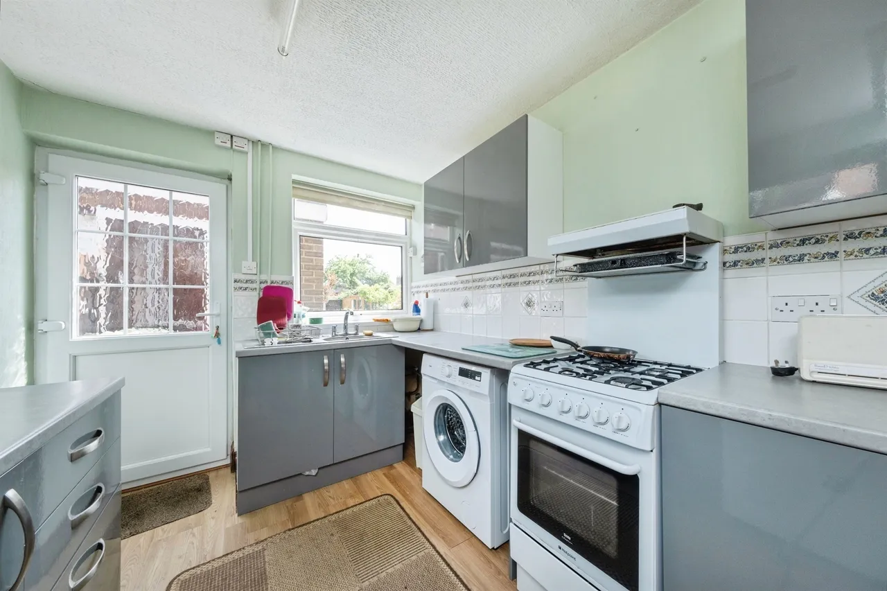 High Street, Newport Pagnell, MK16, photo 4