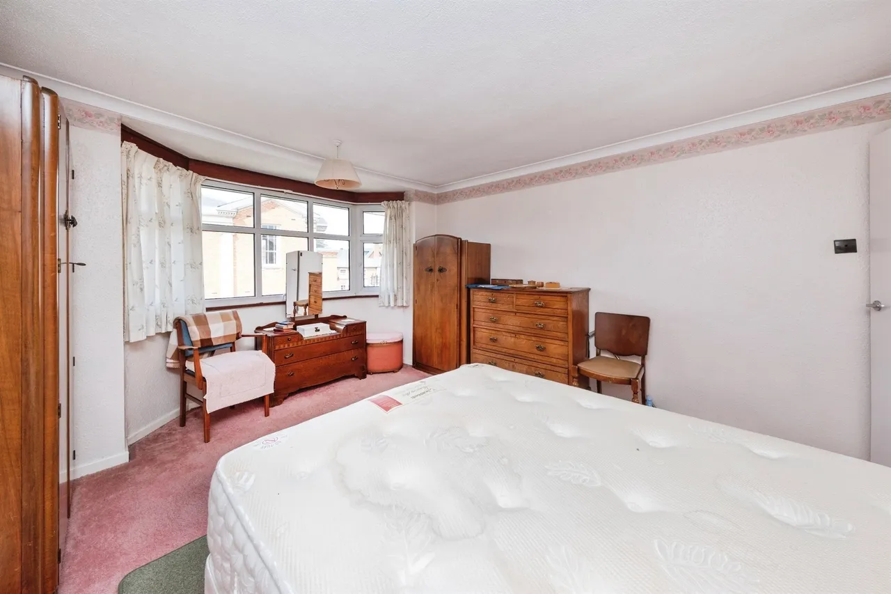 High Street, Newport Pagnell, MK16, photo 10