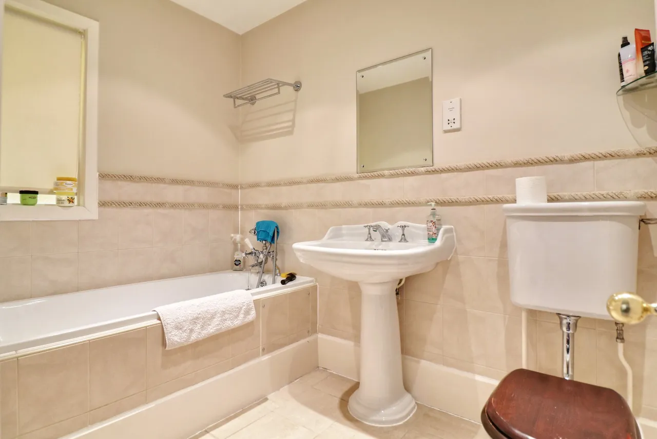 Gilston, Harlow, CM20, photo 17