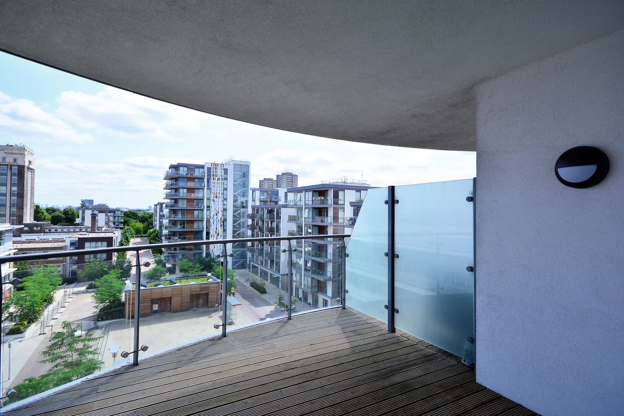 Brentford, TW8, photo 6
