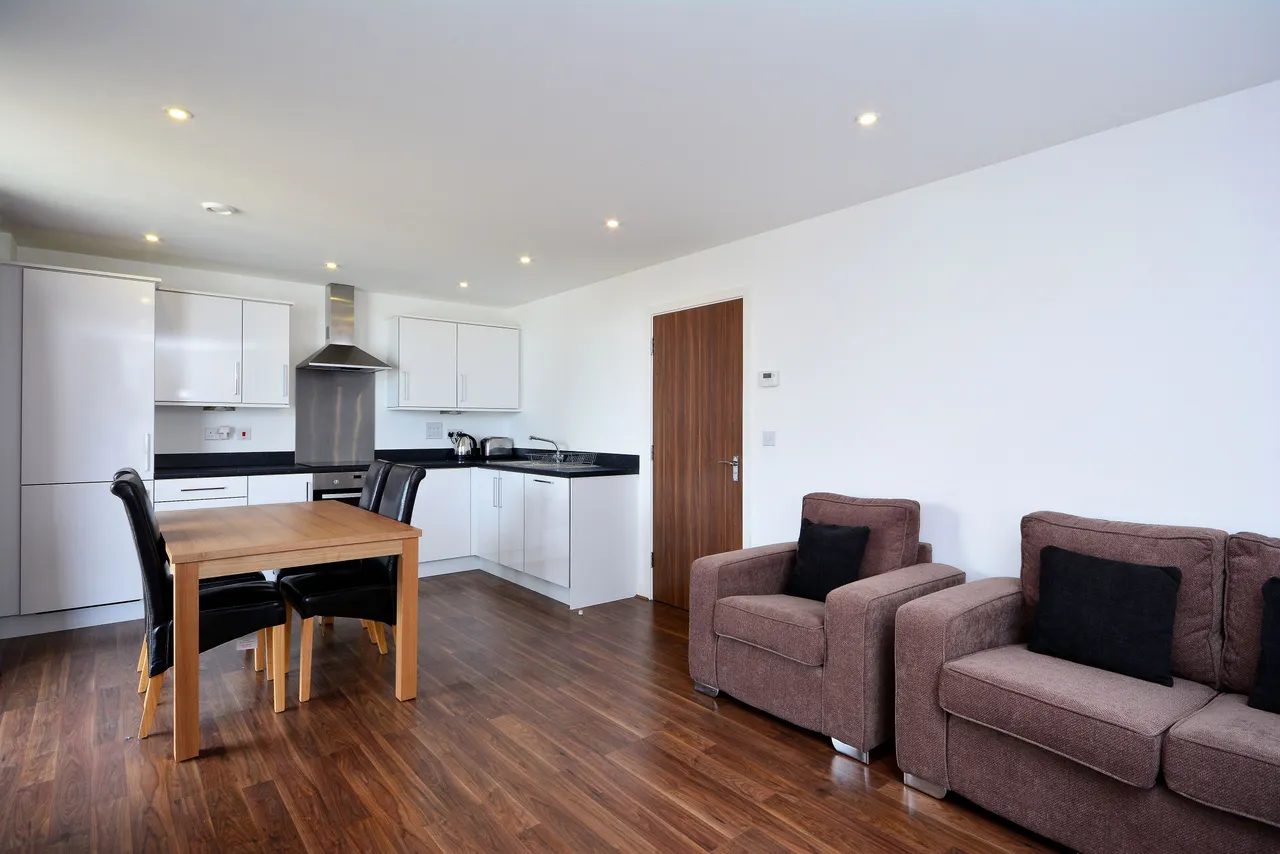 Brentford, TW8, photo 5