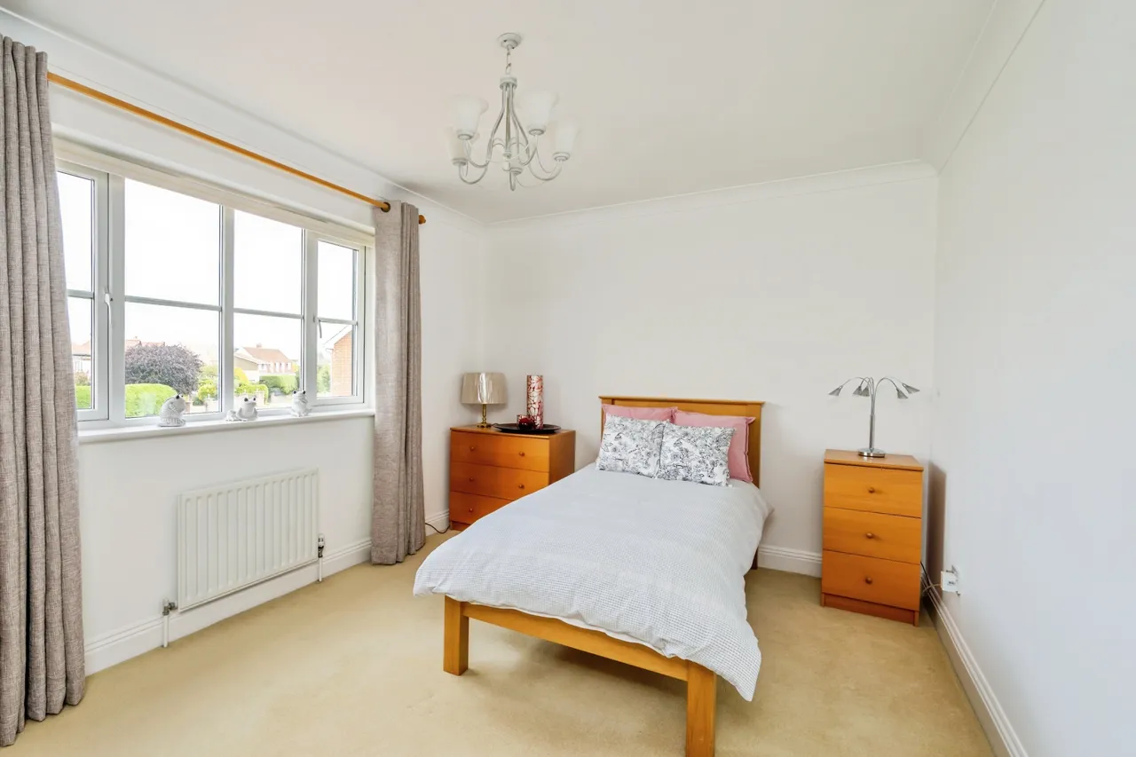 Crossbush Road, Felpham, PO22, photo 16
