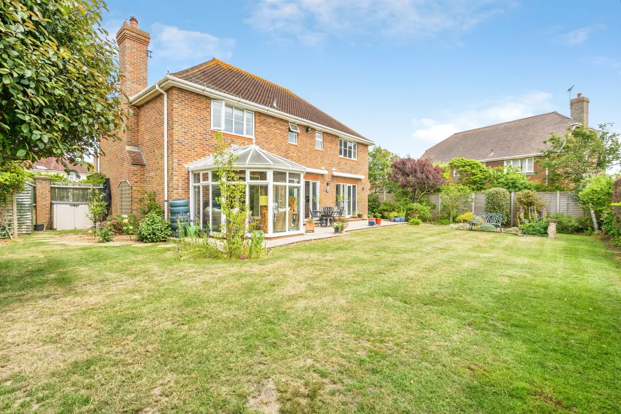 Crossbush Road, Felpham, PO22, photo 3