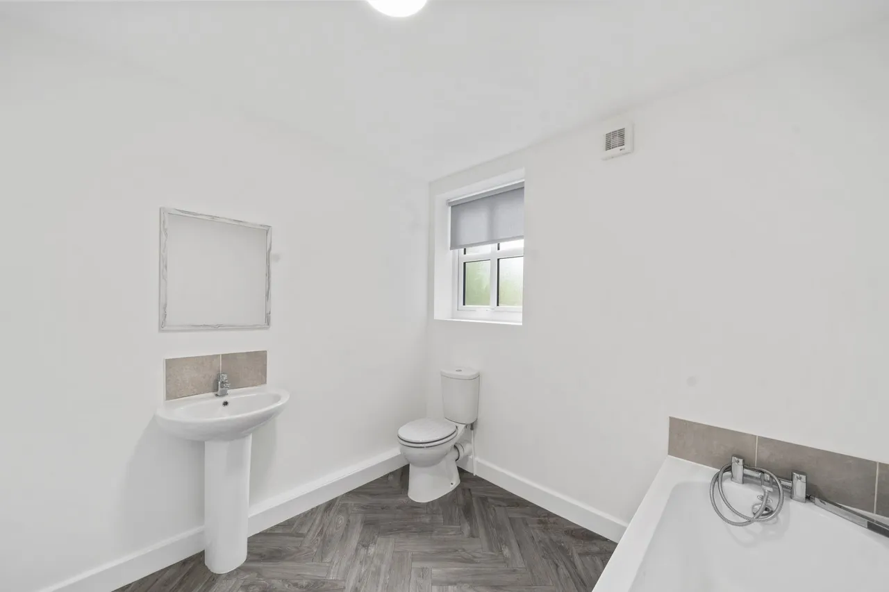 Lavender Walk, Ashton-In-Makerfield, Wigan, Wigan, WN4 0RD, photo 14