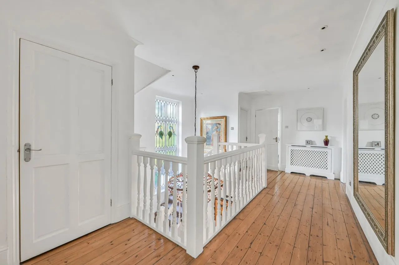 Oakwood Close, Chislehurst, Kent, BR7, photo 11