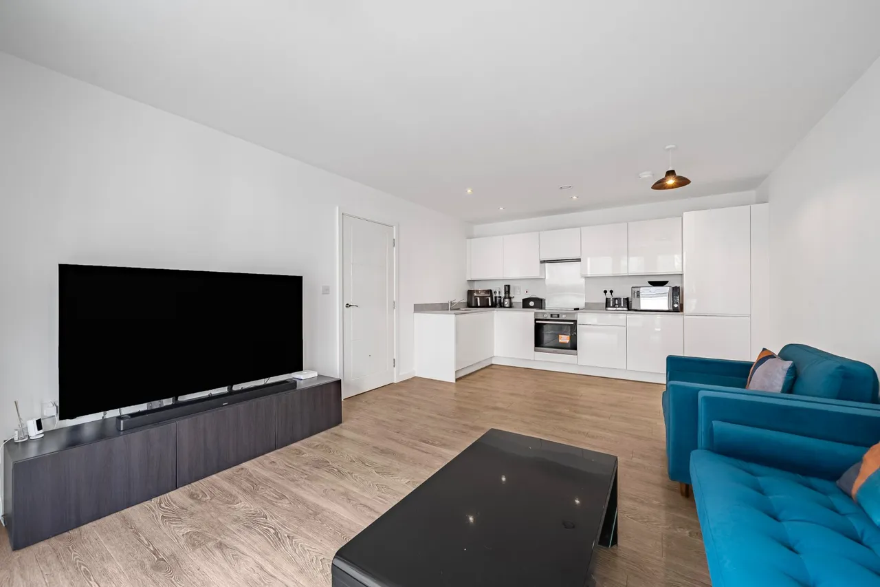 Chieftain Road, Longcross, KT16, photo 3