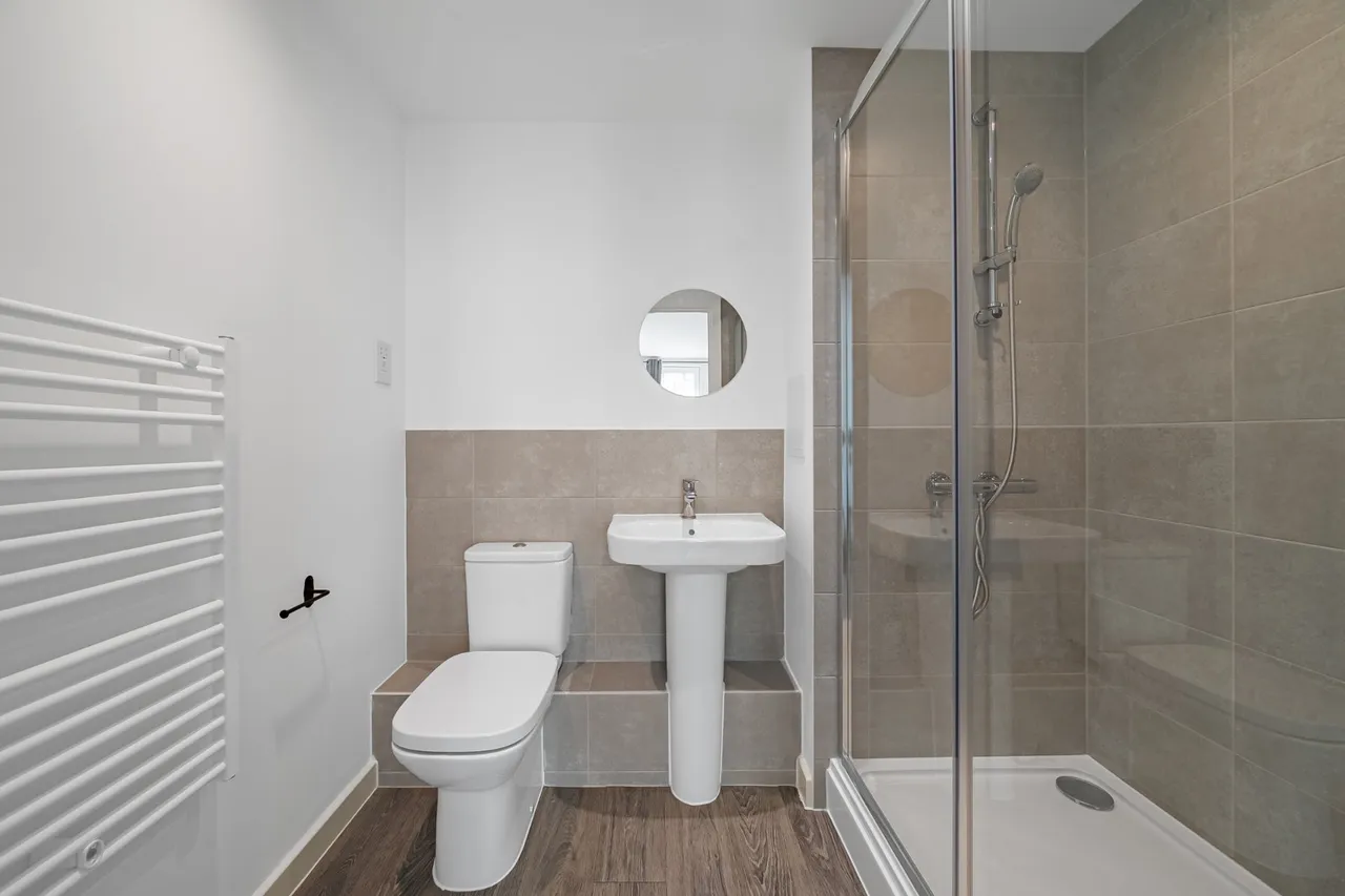Chieftain Road, Longcross, KT16, photo 9