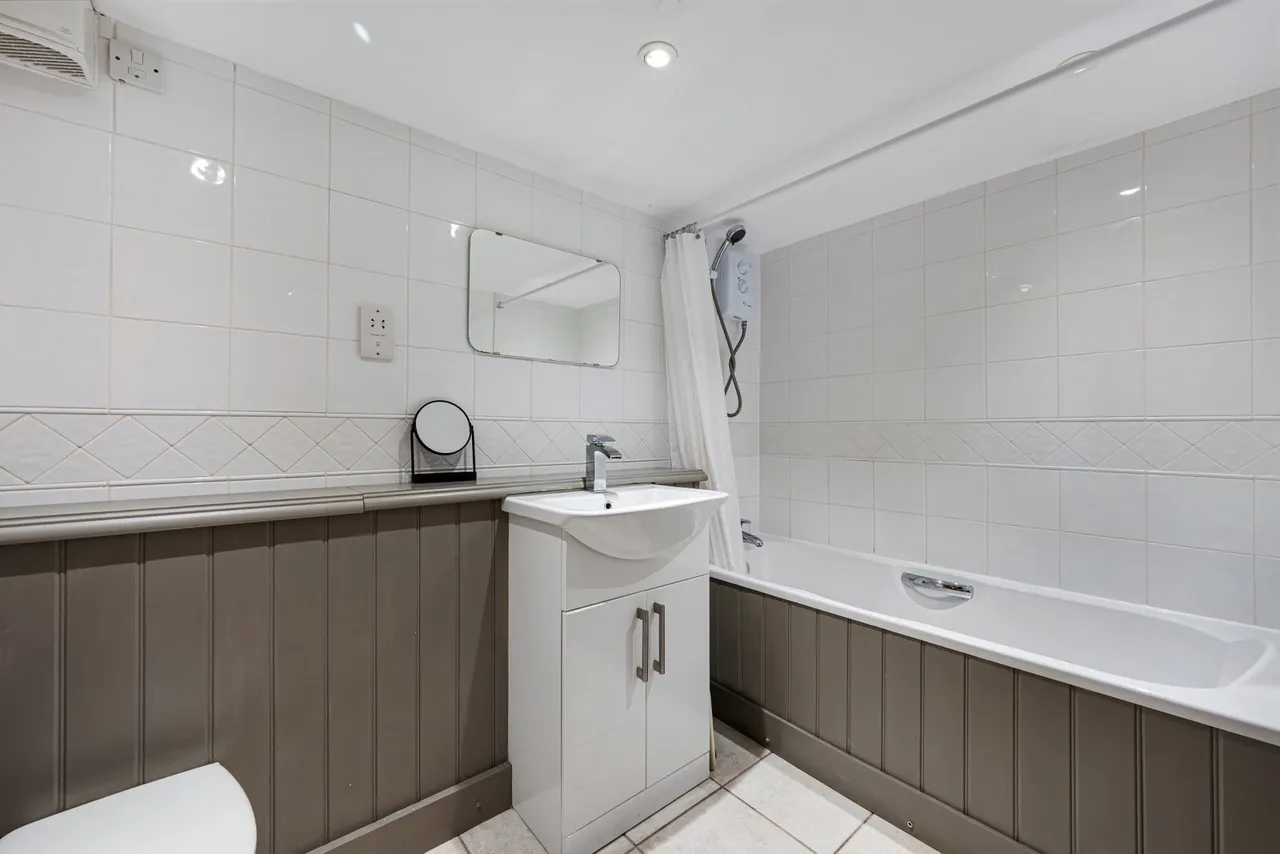 Clarence Road, Bollington, SK10, photo 6